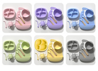 Vente en gros de produits pour bébés personnalisés, ensembles de vaisselle, biberon, fourchette, cuillère, bavoir, bol, assiette, ensemble d'alimentation pour bébé en silicone sans BPA