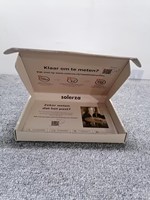 Maßgefertigte Hochwertige Starre Wellpappe-Verpackungsbox Weiße Rosa Papier-Geschenkbox mit Logodruck für Ihre Marke Bekleidungsverpackung
