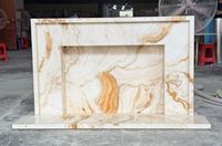 Cheminée électrique en marbre crème sur mesure, cadre minimaliste blanc veiné or, décoration de luxe pour villa et hôtel