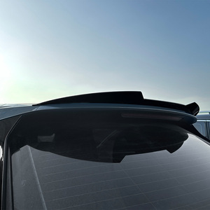 สปอยเลอร์หลังทรงปีกสำหรับ Audi Q3 สีดำเงา ลายคาร์บอนไฟเบอร์ วัสดุ ABS สำหรับฝากระโปรงท้าย ปี 2019 F3 SUV แต่งภายนอก - Product Image 3