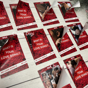 K-pop 2026 World Tour: Regali a Sorpresa Divertenti - Photocard Nascoste Kpop - Blind Box Casuale per Fan degli Idoli - 7 Membri - Carte Fotografiche Adesive Rimovibili - Product Image 1