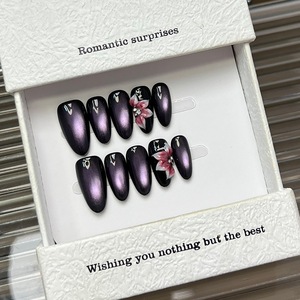 10 Pezzi Nuove Unghie Finte Nere Viola Effetto Occhio di Gatto, Forma Media a Mandorla, con Fiori 3D e Strass, Riutilizzabili per Donne - Product Image 3