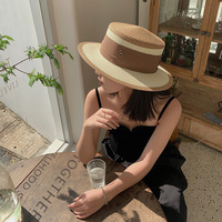 Internet Celebrity Flat Top Color-block Chapeau de paille Femmes de style coréen Summer Beach Sunscreen Sunshade M-letter