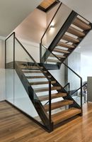 CBMmart Designs d'escaliers intérieurs modernes pour maison duplex, marches d'escalier en aluminium, plaque latérale, quille, escalier droit avec garde-corps en verre