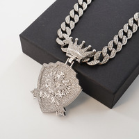 Collier pendentif bouclier couronne en alliage hip-hop avec strass, chaîne cubaine entièrement sertie de diamants, bijoux de mode