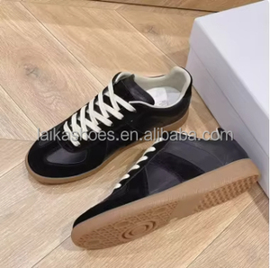 Nuove Scarpe Sportive Tedesche in Vera Pelle, Leggere e Traspiranti, Sneaker Unisex Personalizzabili - Product Image 2