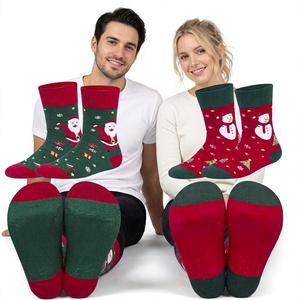 Chaussettes à motif de Noël pour hommes et femmes, en coton, polyester et élasthanne, tricotées jacquard, respirantes, pour un usage quotidien en hiver - Product Image 1