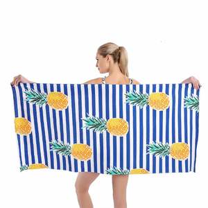 Serviette de plage pour enfants en polyester 250 g/m², motif cupcake mignon rouge et rose, 70x150 cm, séchage rapide, sans sable, été, directement de l'usine - Product Image 1