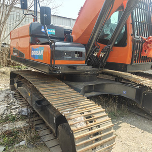 ราคาโปรโมชั่น รถขุดตีนตะขาบ Doosan DX225 ใหม่ พร้อมเครื่องยนต์ เกียร์ และปั๊ม-กำลังไฟ 125 กิโลวัตต์ ความจุบุ้งกี๋ 1.05 เมตร สำหรับงานก่อสร้าง - Product Image 2