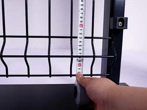 Panneaux de clôture incurvés 3D pour les aéroports, les gares et les infrastructures publiques, garantissant un accès contrôlé et une gestion simplifiée des foules - Product Image 6