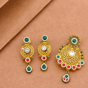 Pendentif traditionnel en or serti de pierres vertes, rouges et blanches, bijoux ethniques indiens pour mariages et festivals - Product Image 3