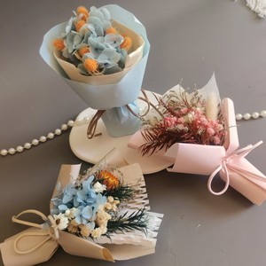 Mini Bouquet di Rose Eterne Fatte a Mano per Auto, Regalo di Laurea, Festa della Mamma, Capodanno, Natale - Product Image 1
