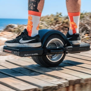 Monociclo Eléctrico Autoequilibrado FUNKYWHEEL, 48V, Marco de Aluminio, Neumático Inflable con Luces, Carga Máxima de 150 kg - Product Image 1