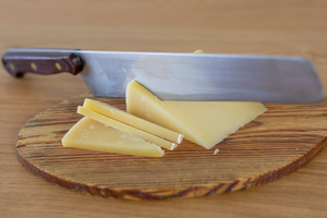 Valdehierro Manchego Cheese D.O.P Curado Sheep Cheese Pasteurized Bulk Refrigerated Spain Origin 3.15kg - Product Image 2