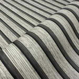 Rouleaux de <span class=keywords><strong>papier</strong></span> <span class=keywords><strong>peint</strong></span> non tissé <span class=keywords><strong>gris</strong></span> <span class=keywords><strong>clair</strong></span> moderne effet bois ignifuge et imperméable pour décoration de chambre à coucher élégante - Product Image 2