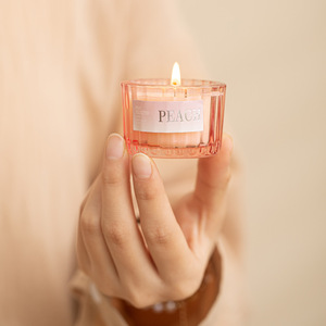 เทียนหอมถั่วเหลืองทำมือขายส่ง 35 กรัม บรรจุในถุงเดินทาง ขวดแก้วขนาดเล็ก กลิ่นหอมบำบัด กล่องของขวัญสำหรับเทศกาลดีวาลี ออร์แกนิค ย่อยสลายได้ทางชีวภาพ - Product Image 4