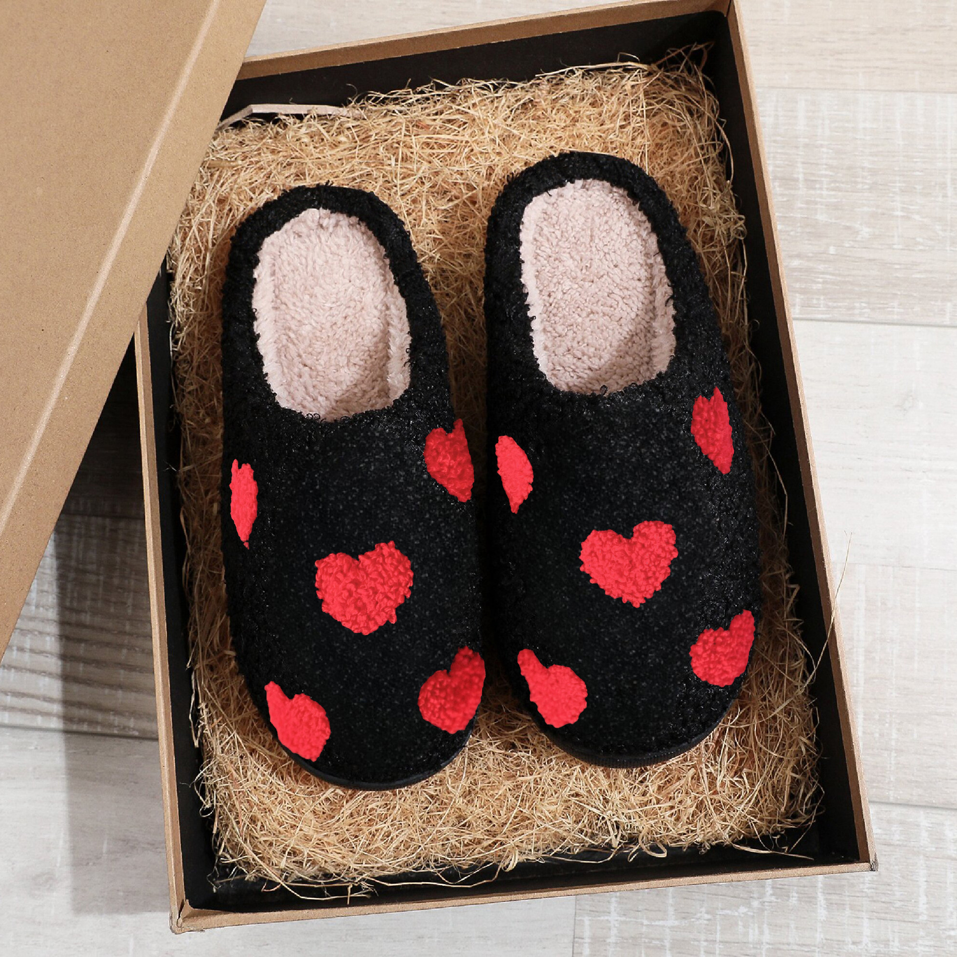 Chaussons coton-petit coeur (noir et rouge)