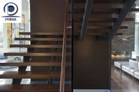 Escalier flottant moderne avec aménagement personnalisé et structure ouverte pour applications résidentielles