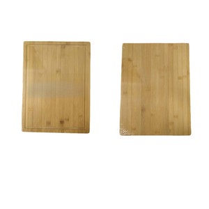 Tabla de cortar de bambú rectangular de 39.8x30x1.8 cm para cocina - Product Image 3