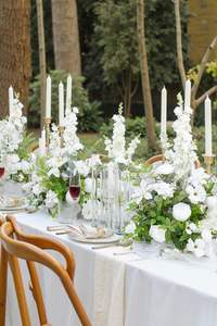 Arche de fleurs artificielles personnalisables en gypsophile, chemin de table floral, centres de table artificiels en roses pour la décoration de table de mariage - Product Image 3