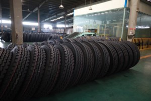 Pneus et jantes de camion de haute qualité 10.00R20 11.00R20 12.00R20 315/80R22.5 12.00R24 IItantas - Product Image 3