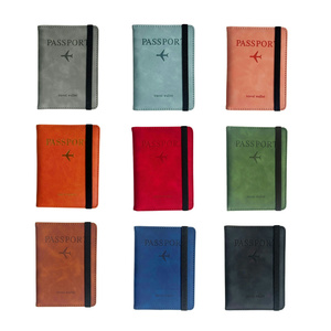 Funda para Pasaporte de PU con Banda Elástica, Cartera de Viaje con Grabado de Avión, Porta Tarjetas de Identificación con Múltiples Ranuras, Estuche Portátil para Documentos de Viaje - Product Image 3