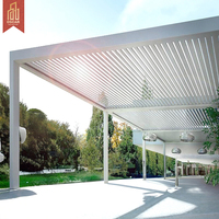 Pergola bioclimatique motorisée moderne et personnalisable avec portes vitrées, idéale pour l'extérieur et le jardin