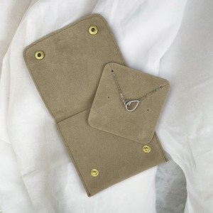 Pochettes à bijoux en microfibre personnalisées de luxe avec cordon de serrage, sacs cadeaux avec logo personnalisé pour contenants à bijoux - Product Image 4