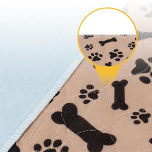 Tapis réutilisable <span class=keywords><strong>lavable</strong></span> pour animaux de compagnie Tapis de <span class=keywords><strong>couche</strong></span> <span class=keywords><strong>lavable</strong></span> pour chien et chat 3 couches absorbantes Couches pour chiens Coussinets empreinte de patte osseuse pour canapé-lit Plancher intérieur - Product Image 4