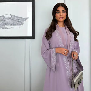 Elegante Abaya Abierta Color Lavanda con Bordado Brillante y Pañuelo a Juego, Ropa Islámica Modesta para Ramadán y Bodas - Product Image 1
