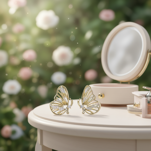 Orecchini a farfalla dorati con zirconi marquise incastonati a griffe per donna, gioielli alla moda per feste, in lega placcata oro 18K - Product Image 2