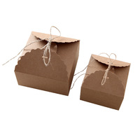 Dossiers cadeaux personnalisés en carton écologique brun et blanc, bord festonné, avec ficelle/lien, marque Huicai, fabriqués en Chine pour les fêtes de mariage