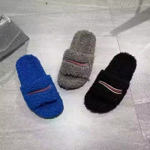 Piattaforma da <span class=keywords><strong>donna</strong></span> in pelliccia di moda per pantofole <span class=keywords><strong>con</strong></span> ricami scarpe calde - Product Image 4