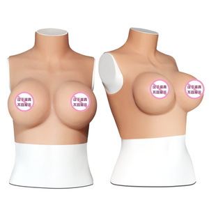 Prothèse mammaire portable Airis avec seins réalistes en silicone souple, forme de poitrine complète pour l'affirmation de genre et le travestissement - Product Image 3