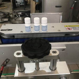 Llenadora de escritorio completamente automática, Vial de vidrio líquido de pequeño volumen, bomba magnética de aceite esencial, máquina de etiquetado y tapado - Product Image 2