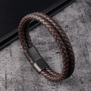 Bracelet en cuir marron foncé tressé avec fermoir magnétique, bijou de mode pour homme, cadeau - Product Image 1