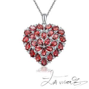 จี้รูปหัวใจประดับพลอยแกรนเนตและแซฟไฟร์สังเคราะห์สีขาว รุ่นวินเทจ คันทราคัทซีรีส์ ทำจากเงินแท้ 925 - Product Image 5