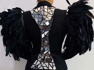 女性シンガーコンサート誇張されたパフォーマンスコスチュームブラックフェザーシルバーミラーコートスパンコールビキニナイトクラブステージダンス衣装