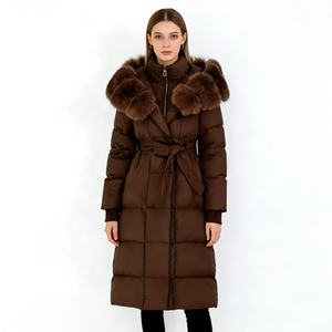 Veste d'hiver longue et moelleuse coupe-vent pour femme Boying avec capuche en polyester épais et grand col en fourrure de renard ODM / OEM - Product Image 2