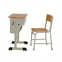 Ensembles de mobilier scolaire en bois robuste et moderne, avec plusieurs pièces pour des classes complètes, idéales pour une étude paisible