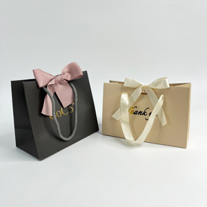 Sacs cadeaux personnalisés imprimés avec logo doré et nœud en ruban gros-grain - Sacs shopping de luxe pour cosmétiques - Product Image 4