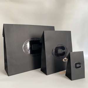 ซองกระดาษคราฟท์สีดำแบบกำหนดเองพร้อมพิมพ์ UV - บรรจุภัณฑ์แบรนด์พรีเมียมสำหรับของขวัญและเสื้อผ้าสุดหรู - Product Image 1
