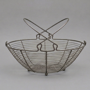 Cesta de Almacenamiento de Alambre Metálico de Alta Calidad con Asas, Diseño Simple para Almacenamiento en la Cocina - Product Image 1