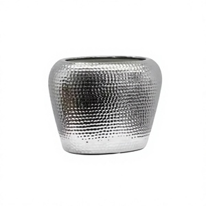 Florero de estilo moderno martillado para decoración de la casa, maceta decorativa artesanal para dormitorio y maceta niquelada - Product Image 1