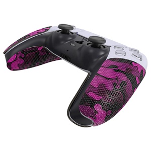Almohadillas de Goma Suave con Textura Profesional Antideslizantes y Absorbentes de Sudor en Camuflaje Rojo Rosa y Negro para el Control de PS5 - Product Image 5