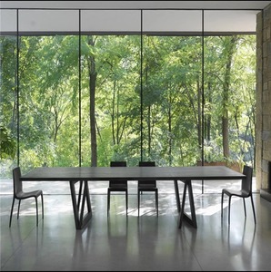 La mesa grande de tablero de madera maciza de diseñador simple y vintage, la opción ideal para reuniones de negocios y trabajo de oficina. - Product Image 1