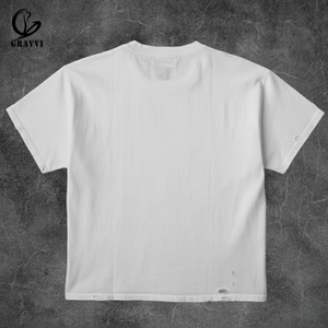 T-shirt Homme Streetwear Blanc 100% Coton, Grammage Lourd, Coupe Oversize Boxy, Effet Vieilli et Déchiré, avec Graphisme Personnalisé de Marque - Product Image 2