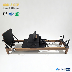 Appareil de <span class=keywords><strong>Pilates</strong></span> Reformer en Aluminium Effet Bois pour Usage Commercial, Équipement d'Exercice de <span class=keywords><strong>Yoga</strong></span> Personnalisable pour <span class=keywords><strong>Studio</strong></span> - Product Image 1