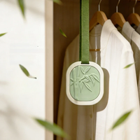 Coffret Cadeau d'Aromathérapie pour Voiture Feuille de Bambou – Diffuseur Créatif en Pierre pour Voiture, Pendentif Parfumé Haut de Gamme, Plaque de Parfum en Plâtre pour Voiture