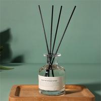 Parfum de maison, marque privée, bouteille en verre de 50ml, diffuseur de roseaux d'huile essentielle avec bâtons en rotin